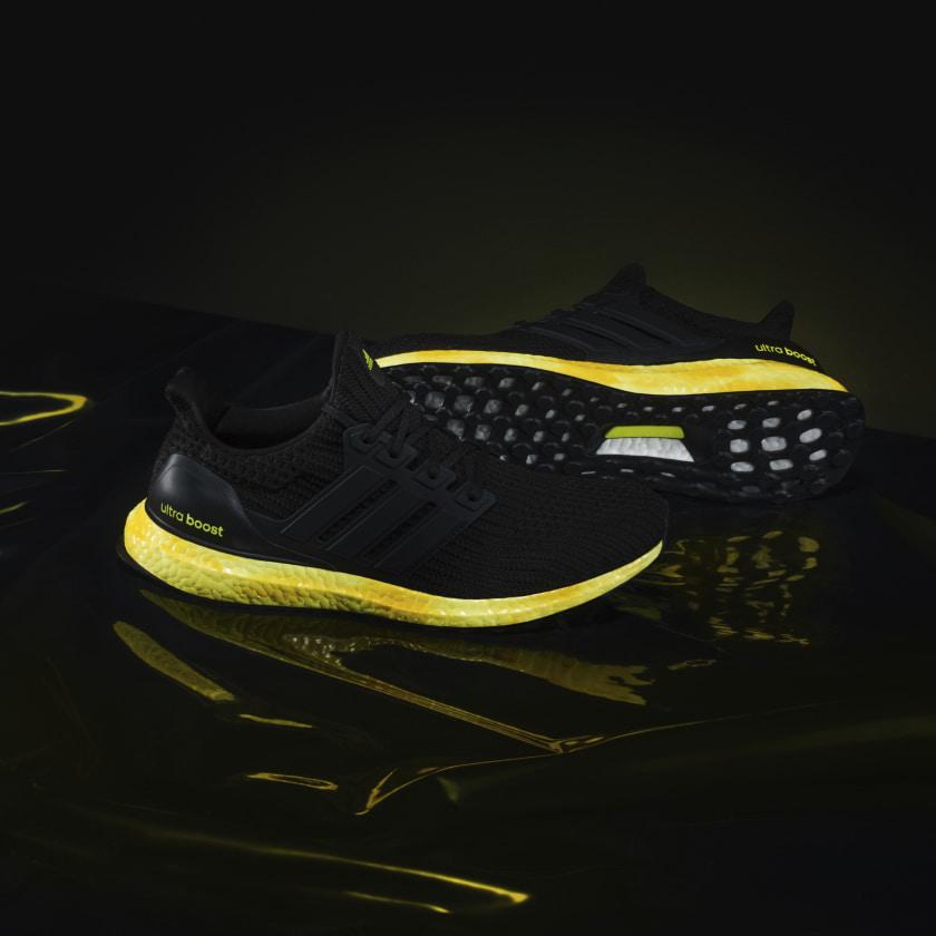 ULTRABOOST 4 DNA