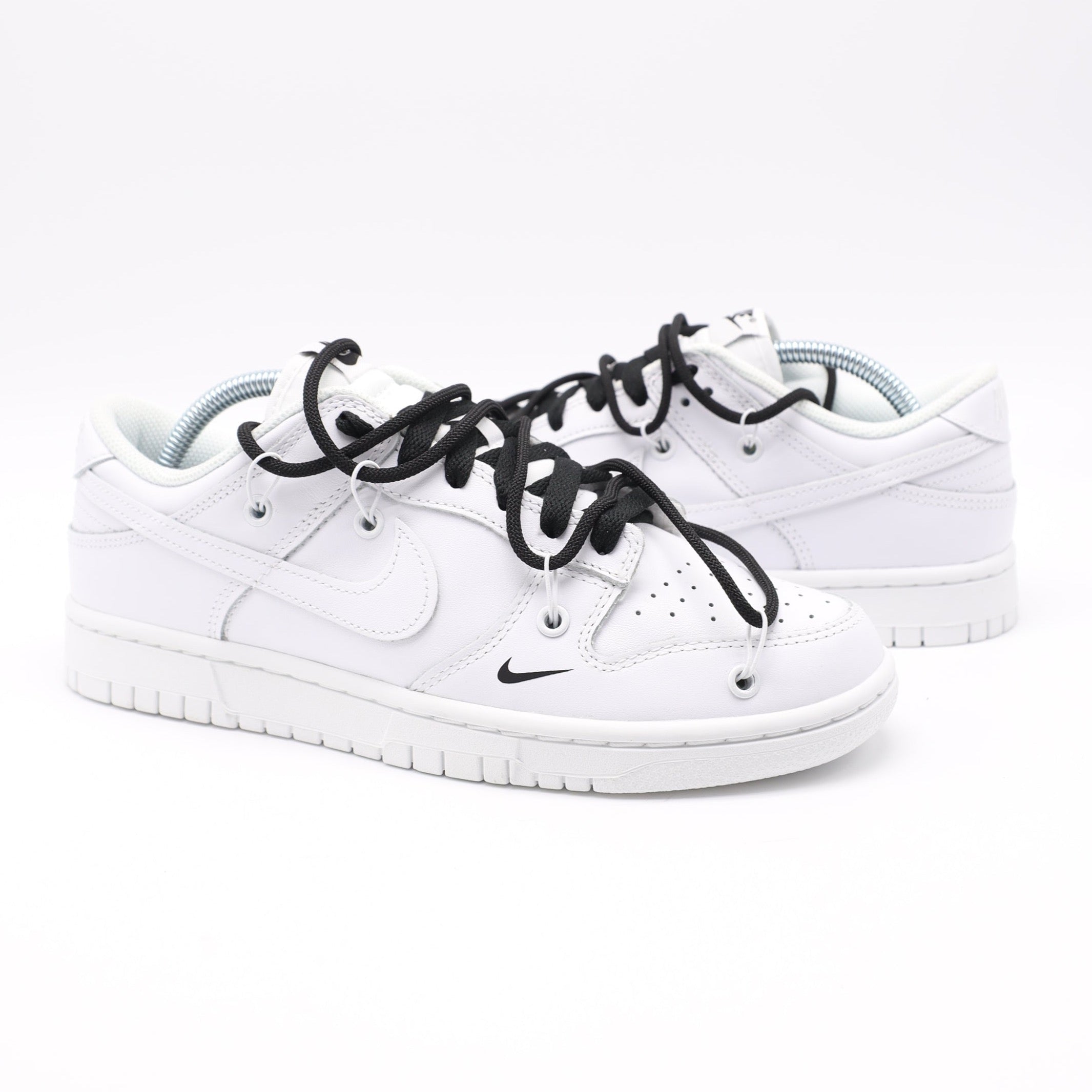 Nike Dunk - White & Black OW V1