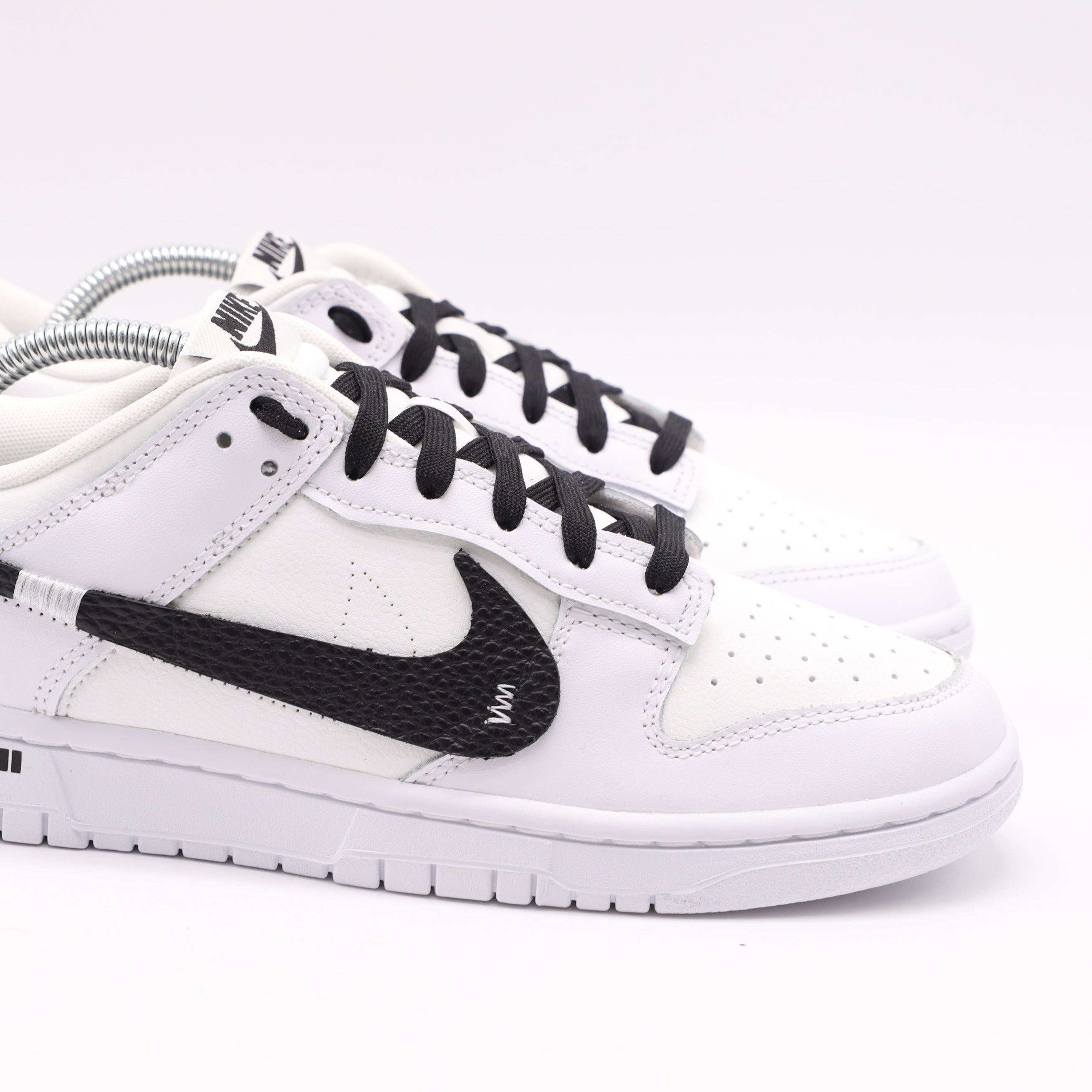 Nike Dunk - White & Black